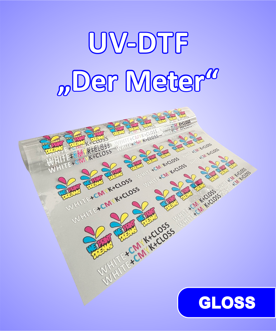 UV-DTF- oder RubOn-Sticker für die Veredlung unterschiedlicher Materialien im Bereich Werbemittel, Werbung und Merchandise. Die selbstklebenden und kratzfesten Aufkleber lassen sich leicht verarbeiten und es ist kein entgittern nötig.
